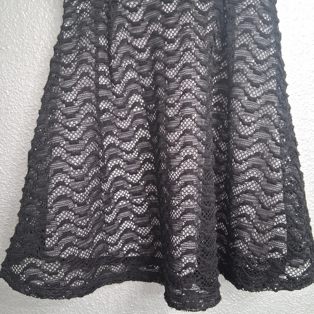 Lilt Girl's Black Lace Overlay Formal Dress   Size 8.    13